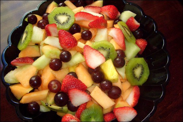 Ananaslı Meyve Salatası